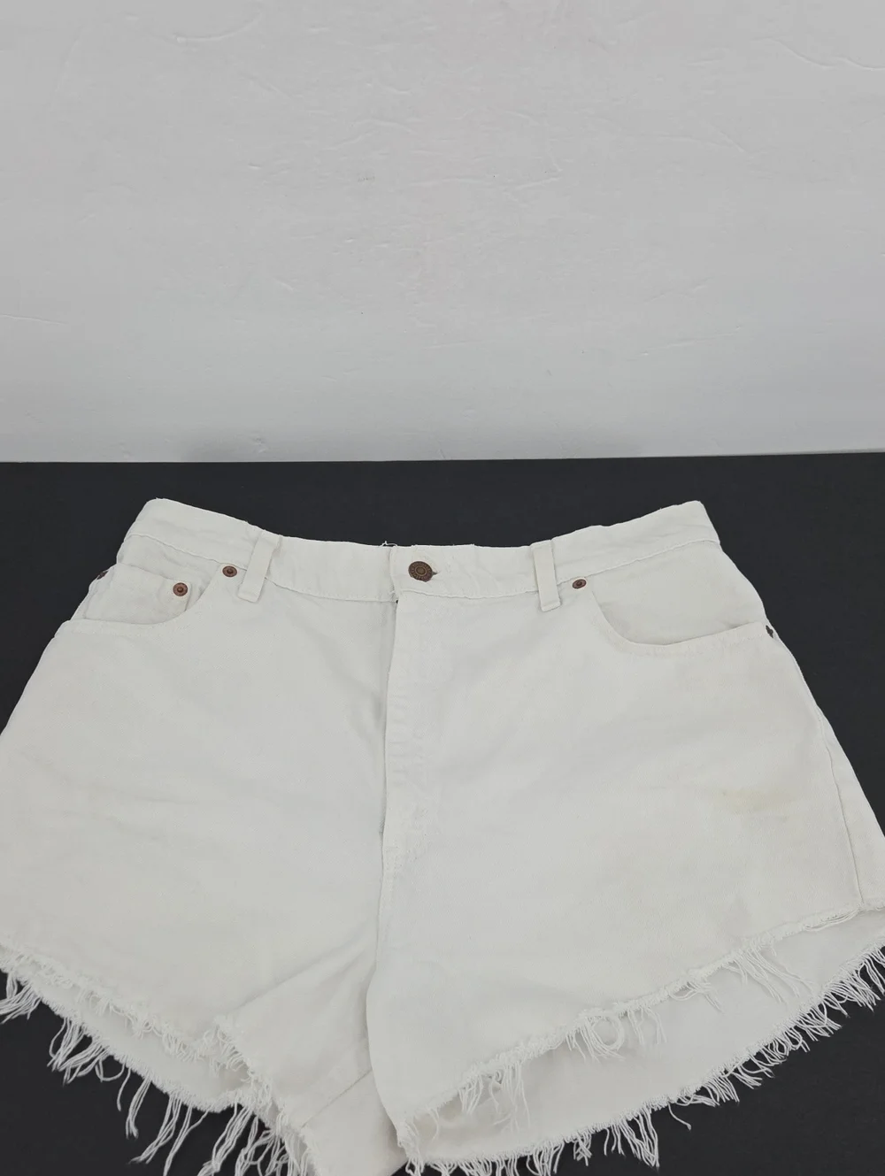 Levi's White Frayed-Hem Denim Shorts